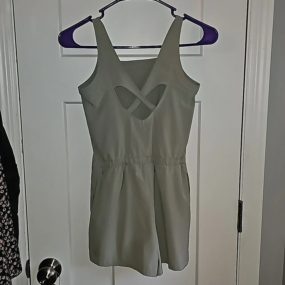 Girls youth sz medium Target green summer Active romper!! Like new nwots